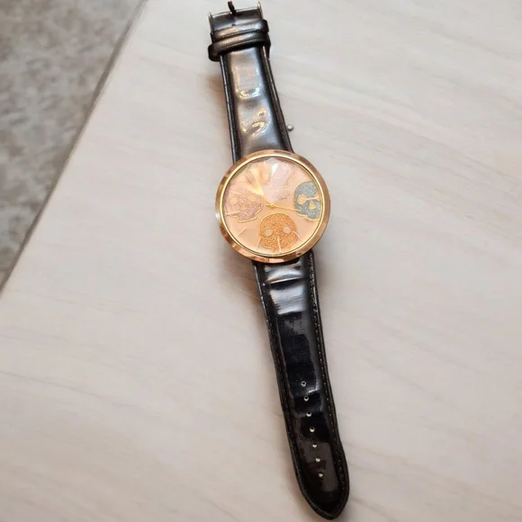 Cai Qi Skull Design Watch with Black Strap - Picture 3 of 4